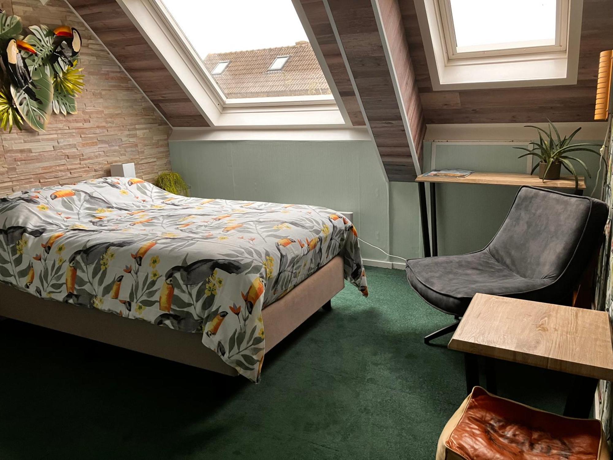 Hotel Dichtbijzee